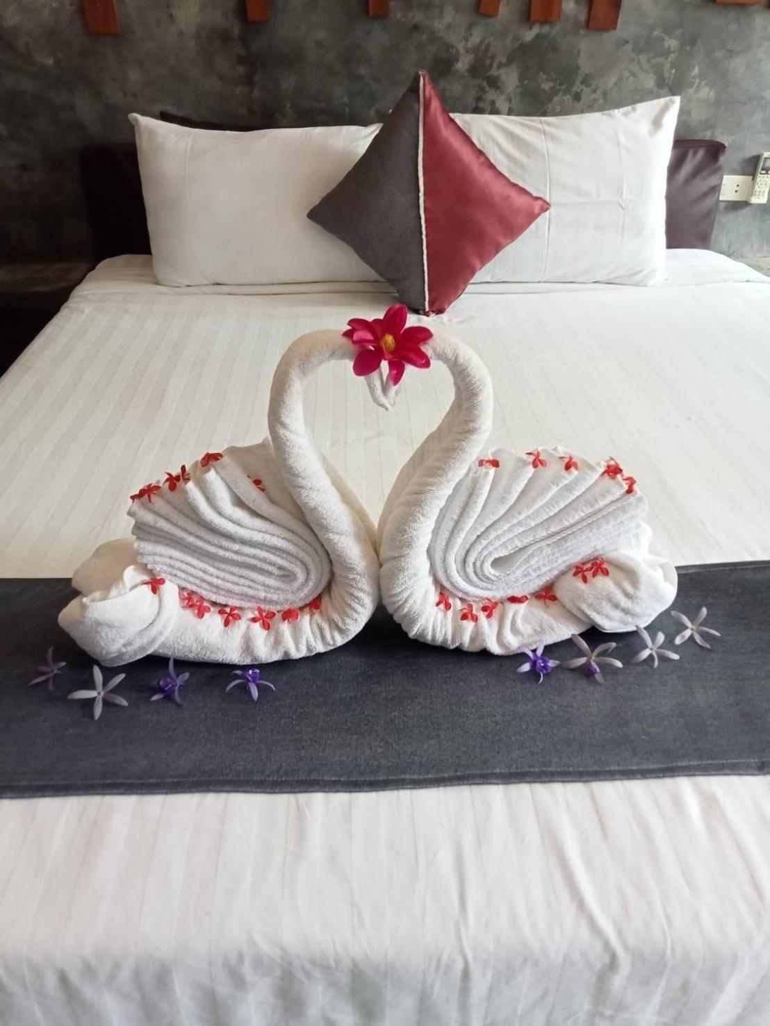 Keeree Loft Resort Thong Pha Phum Exterior photo